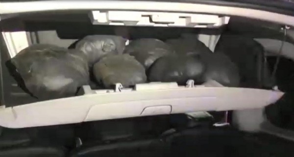 Kocaeli’de, şüpheli araç uyuşturucu deposu çıktı