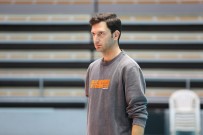 Eczacibasi Dynavit, Vakifbank'i Konuk Ediyor