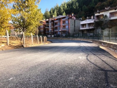 Emet Dereli Termal Turizm Merkezi Yoluna 6,5 Kilometre Sicak Asfalt