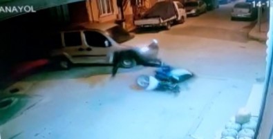 Sürücünün Çarptigi Bisikletliyi Birakip Kaçtigi Anlar Kamerada