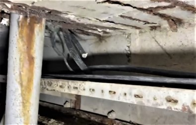 Yer Altindan Kilometrelerce Yürüyerek Elektrik Kablolarini Çalan Hirsizlar Hal Esnafini Canindan Bezdirdi