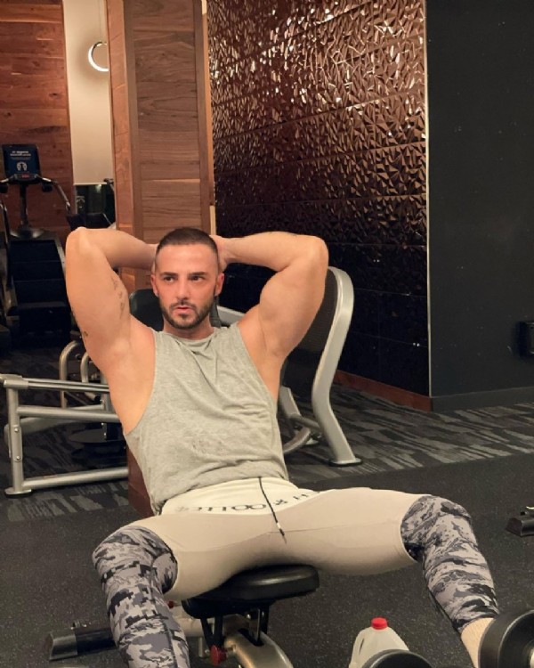 Gökhan Özen yıllara meydan okuyor!