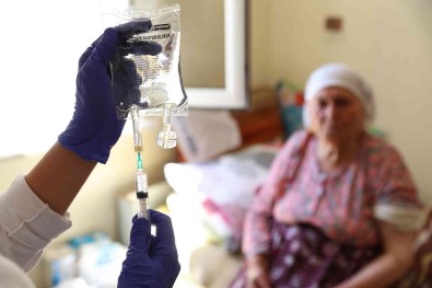 Denizli'de Iyilik Melekleri 5 Yildir Dertlere Derman Oluyor