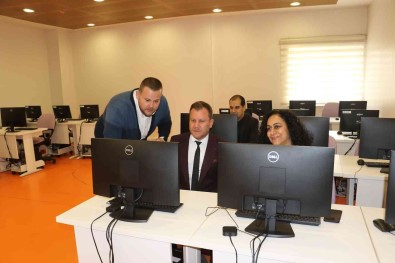 'Genç Bakis' Projesinin Bilgisayar Sinifi Hizmete Açildi