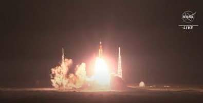 NASA, Ay görevi için SLS roketini fırlattı