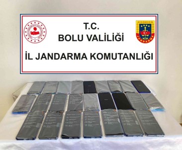 Yolcu Otobüsünde 25 Kaçak Cep Telefonu Ele Geçirildi