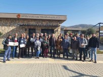 Efes Tarlasi Yasam Köyünde Çiftçi Egitimleri Sürüyor