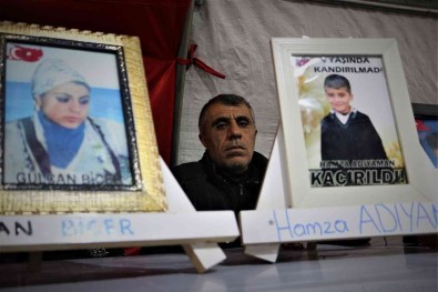 Evladinin Hasretiyle Her Sabah Çocugunun Yolunu Gözlüyor