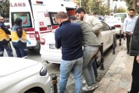 Kendi Is Yerinin Önünde Biçaklandi