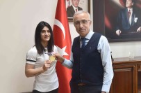 KMÜ'lü Zeynep Çelik, Dünya Sampiyonasindan Altin Madalya Ile Döndü