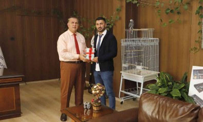 Koca Açiklamasi 'Ögretmenlik Kutsal Bir Meslektir'