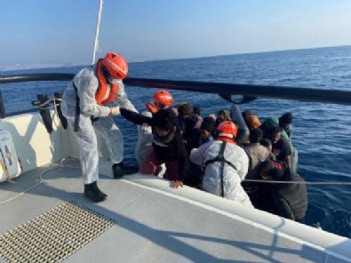 Kuşadası'nda 3 ayrı operasyonla 75 kaçak göçmen kurtarıldı