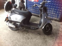 Park Ettigi Motosikleti Evinin Önünde Çalindi