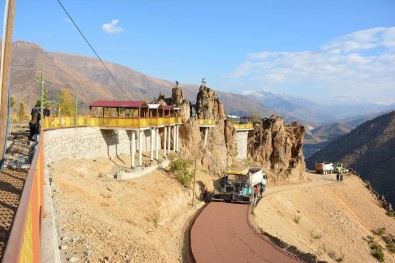 Semdinli Seyir Tepesi Yolu Asfaltlandi