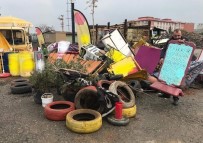 Siirt'te Izinsiz Levhalar Kaldirildi