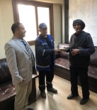 Temizlik Görevlisi Yerde Buldugu Para Dolu Cüzdani Sahibine Teslim Etti