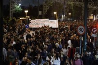 Yunanistan'da 17 Kasim Ögrenci Direnisi'nin 49. Yil Dönümünde Yüzlerce Kisi ABD Büyükelçiligine Yürüdü