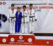 Yunusemreli Judocular Uluslararasi Turnuvada Kürsüde