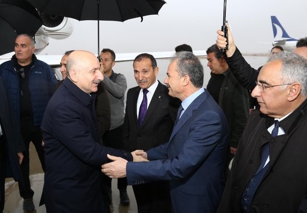 Ulaştırma ve Altyapı Bakanı Adil Karaismailoğlu: Akıl terini alın teri ile birleştiriyoruz