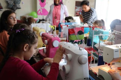 Ara Tatil Demediler, Dikis Kursuna Katildilar