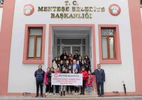 Baskan Gümüs, Sampiyon Kizlari Agirladi