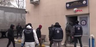 Durdurulan tırdan 133 kaçak göçmen çıktı