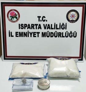 Isparta'da 1 Kilogram Uyarici Nitelikli Madde Ele Geçirildi