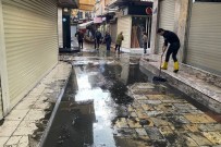 Izmir'de Esnafin Yagmur Çilesi