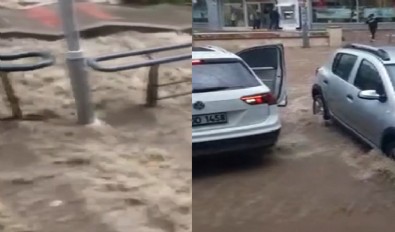 İzmir yağmura teslim oldu