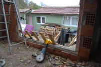 Kalaslari Dograrken Iki Parmagini Spiral Makinesine Kaptirdi