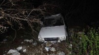 Kastamonu'da Yoldan Çikan Otomobil 40 Metrelik Uçuruma Yuvarlandi Açiklamasi 2 Yarali