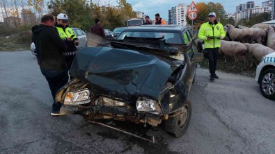 Samsun'da Iki Otomobil Çarpisti Açiklamasi 2 Çocuk Yarali