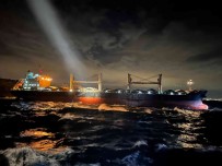 Sudan'dan Istanbul'a Ilerleyen Gemi Balikçi Adasi Açiklarinda Karaya Oturdu