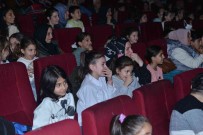 Tiyatro Festivaline Coskulu Veda