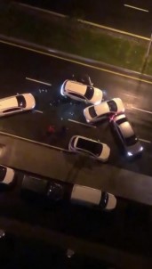 Ümraniye'de Süpheli Sahislar, Kendilerini Durduran Polis Otolarina Çarparak Kaçtilar