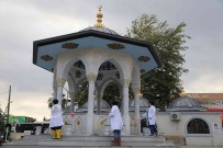 Yüregir Belediyesi Ibadethaneleri Piril Piril Temizliyor