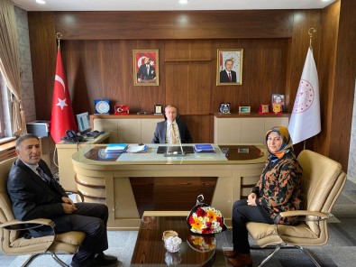 Agri'da Gülsün Karsli Yilin Ögretmeni Seçildi