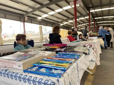 Atasehir'de 'Atik Azaltim Haftasi' Dolayisiyla Takas Pazari Kuruldu