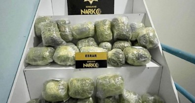 Diyarbakır'da uyuşturucu tacirlerine darbe: 21 kilo esrar ele geçirildi