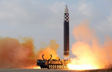 Kim Jong-un, kıtalararası balistik füzeyi doğrulayıp tehdit etti: Nükleer silahla karşılık veririz