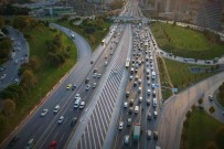 Trafigi Tehlikeye Atan Motosiklet Sürücülerine Uyari