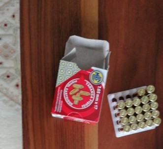 'Yagma' Ve 'Resmi Belgede Sahtecilik' Suçlarindan Aranan 5 Süpheli Yakalandi