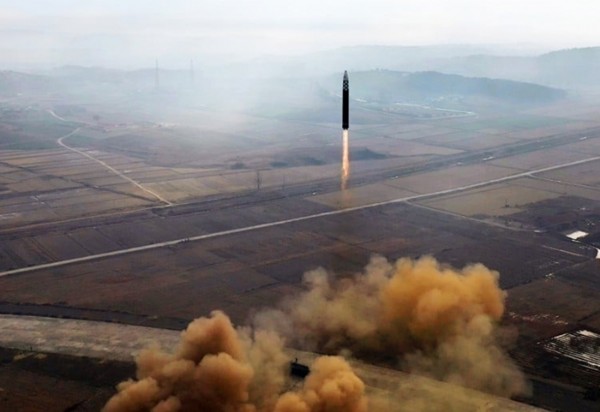 Kim Jong-un, kıtalararası balistik füzeyi doğrulayıp tehdit etti: Nükleer silahla karşılık veririz