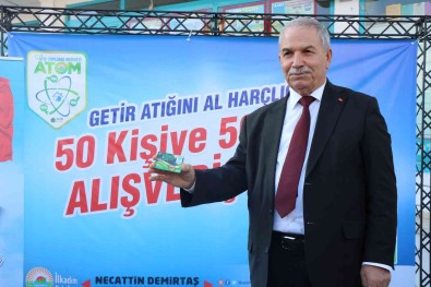 Atigini Getiren Hem Parasini Hem De Kuponunu Aldi