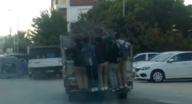 Lise Ögrencilerinin Tehlikeli Yolculugu