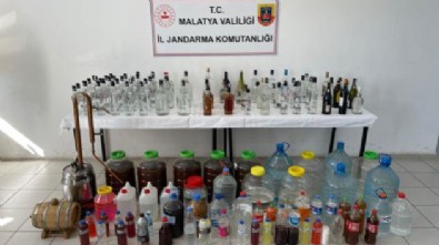Malatya'da kaçak içki operasyonunda 10 zanlı yakalandı