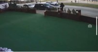 Otomobilin Altinda Kalan Kiz Çocugunu Kurtarmak Için Seferber Oldular