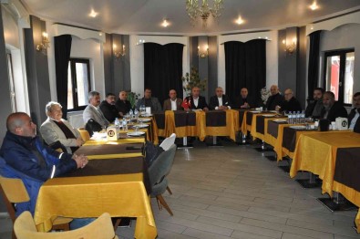 Özcan Müçük Adayligini Açikladi