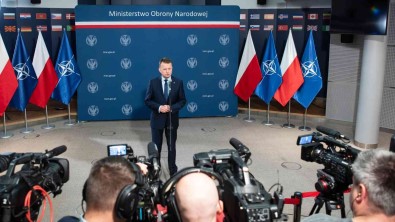 Polonya, Rusya Ile Olan Sinirina Dikenli Tel Örüyor