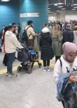 Üsküdar Marmaray'da Seferler Durduruldu, Yolcular Peronlardan Disari Çikti